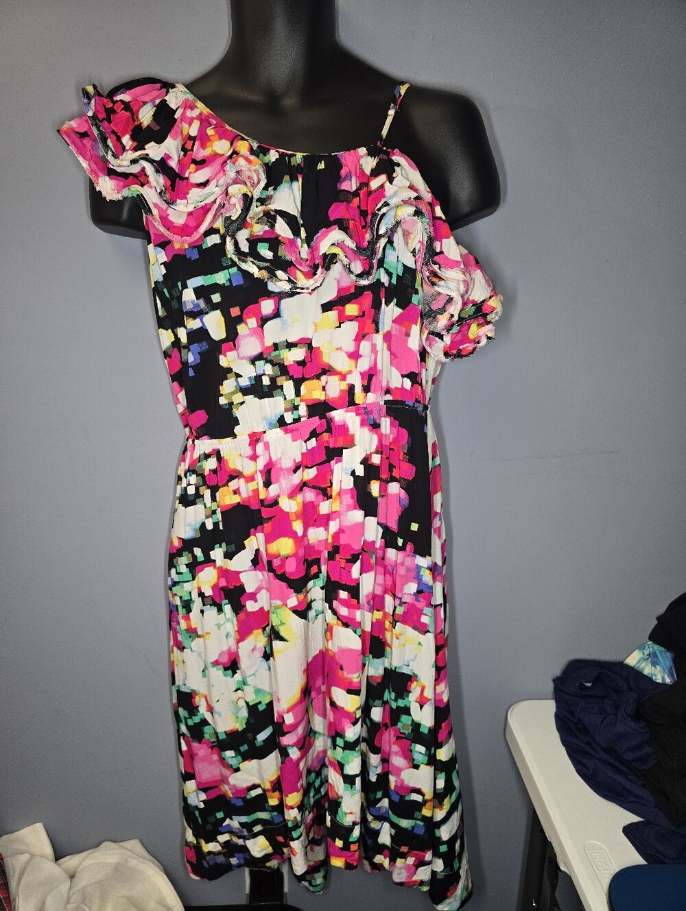 H&M Abstract Pixel-Floral Ruffled Shoulder Dress-Womens 12-Pink/Black/White/Grn